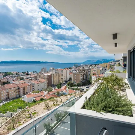 Luxury La Mar Sea&city View מאקרסקה